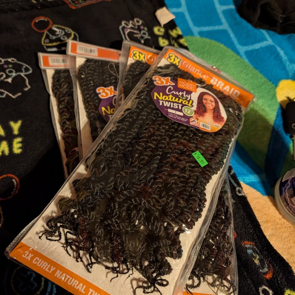 Hair extensions - Picture 3 of 5